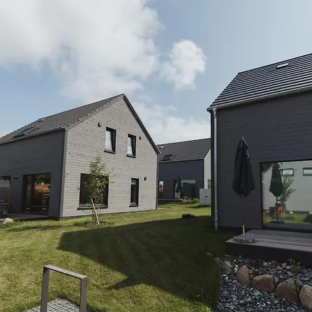 Hochwertiges Mit Terrasse In Strandnaehe Auf Ruegen Nyaraló *