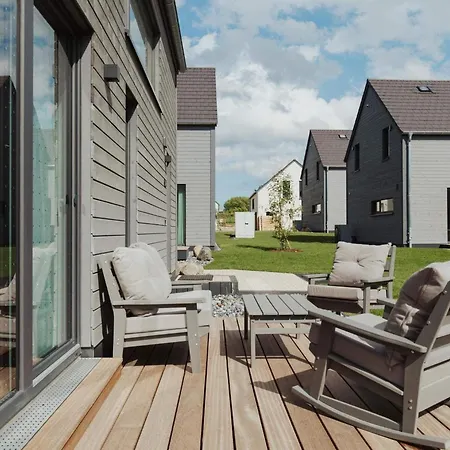 Hochwertiges Mit Terrasse In Strandnaehe Auf Ruegen Sagard