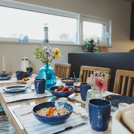 Hochwertiges Mit Terrasse In Strandnaehe Auf Ruegen Сasa de vacaciones *